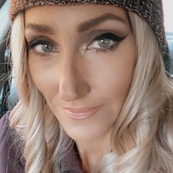 Meet your Posher, Jaime - Picture 5 of 5